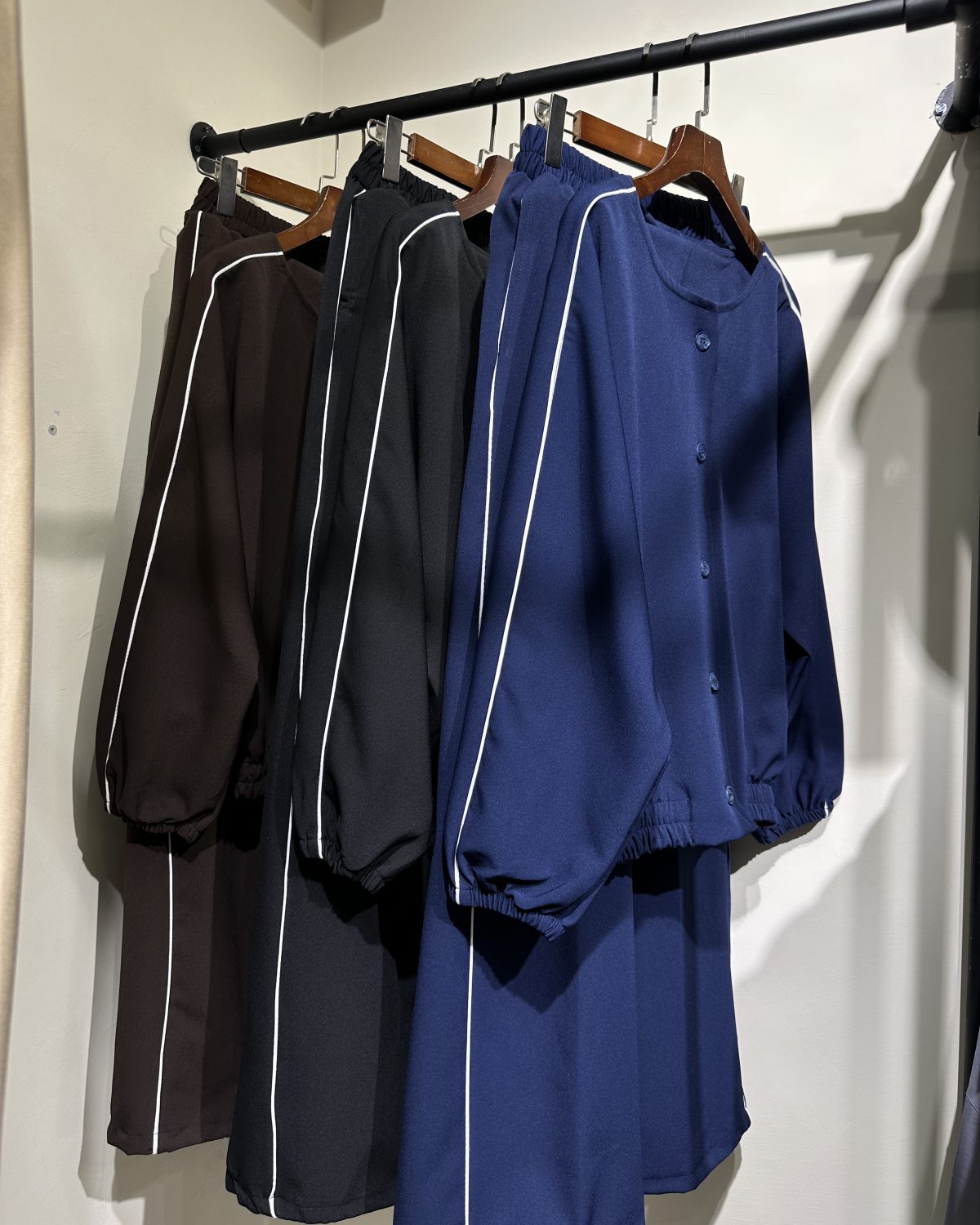 ست بامبر و شلوار پارچه سوپر مازراتی کد 12318