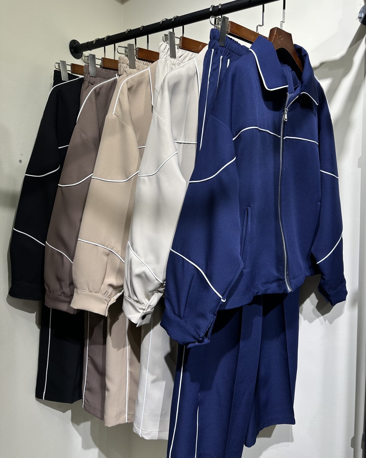 ست بامبر و شلوار پارچه سوپر مازراتی داخل آستر کد 12319